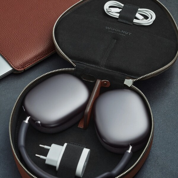 Woolnut-Leather-kozene-pouzdro-pro-AirPods-Max-hnede