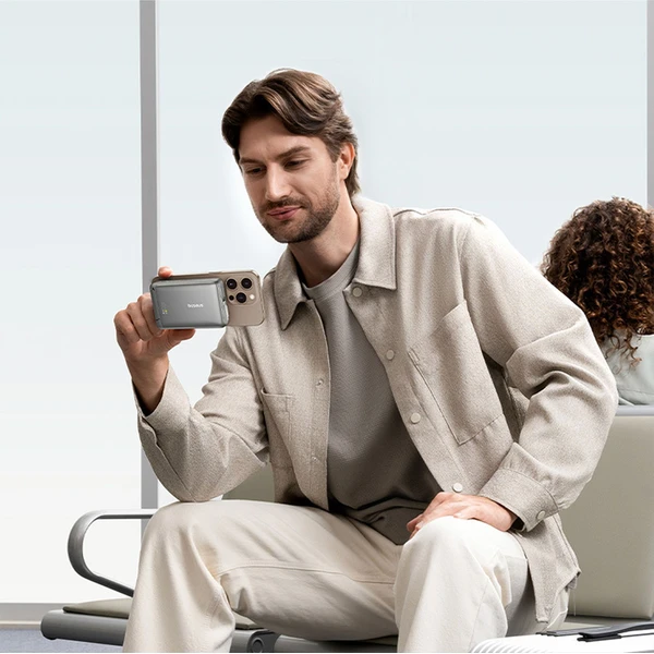 Baseus-Nomos-Qi2-powerbanka-10000mAh-45W-s-kabelem-USB-C-seda