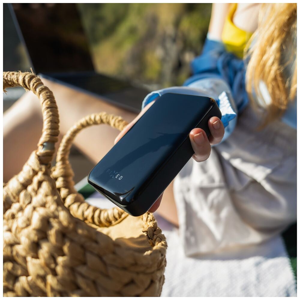 FIXED-Zen-20-Pro-powerbanka-s-LCD-displejem-130W-20000-mAh-cerna