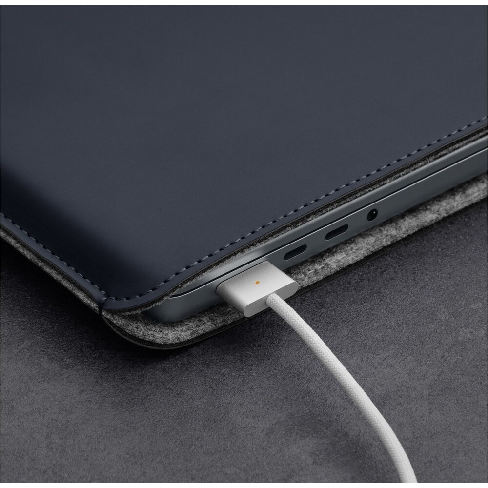 Woolnut-Coated-PU-Sleeve-pouzdro-pro-16-MacBook-Pro-tmave-modre