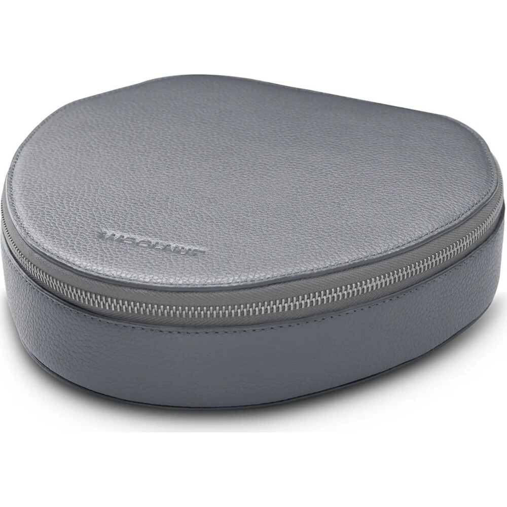 Woolnut-Leather-kozene-pouzdro-pro-AirPods-Max-sede