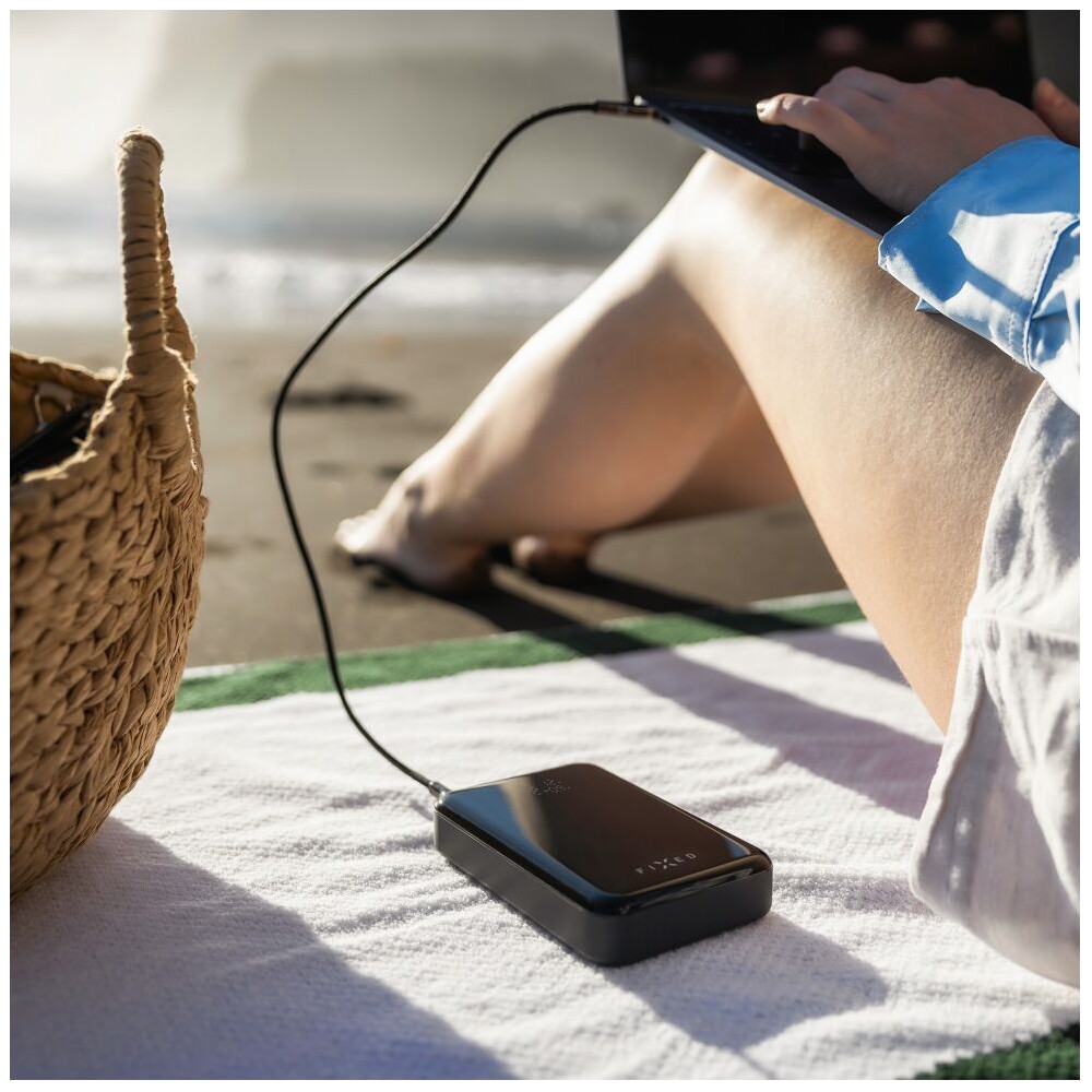 FIXED-Zen-20-Pro-powerbanka-s-LCD-displejem-130W-20000-mAh-cerna