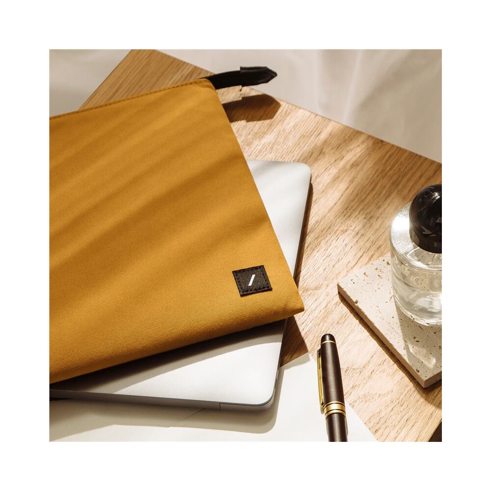 Native-Union-Stow-Lite-Sleeve-pouzdro-Macbook-14-kraft