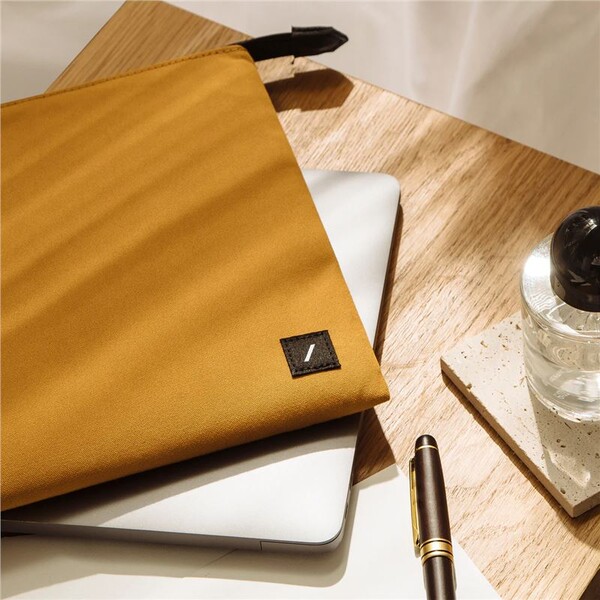 Native-Union-Stow-Lite-Sleeve-pouzdro-Macbook-14-kraft