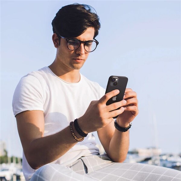 Spigen-Glass-tR-EZ-Fit-Optik-Pro-2-Pack-tvrzene-sklo-na-fotoaparat-iPhone-15-15-Plus-14-14-Plus-cern