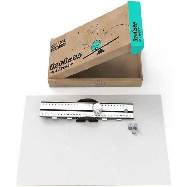 Ozobot-STEAM-sada-Ozobot-zkouma-houpacku