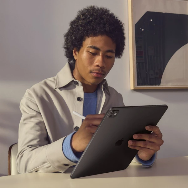 Apple iPad Pro 11" (2024) 1 TB Cellular vesmírně černý - Tablety - Obrázek WCF4000O01