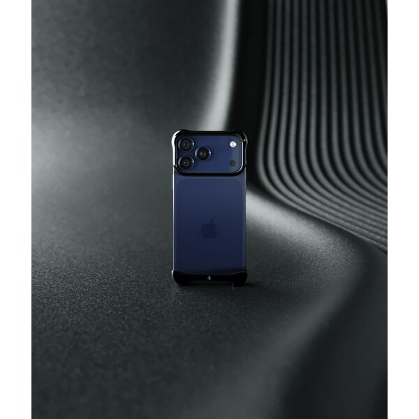 Arc-Pulse-titanovy-ochranny-ram-iPhone-17-Pro-onyxove-cerny