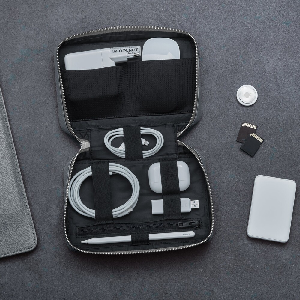 Woolnut-kozeny-Tech-Organizer-sedy