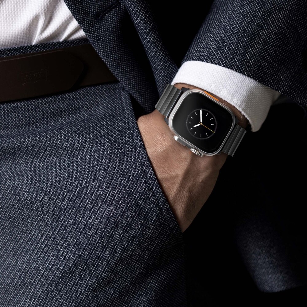 UNIQ-Strova-Mag-ocelovy-reminek-pro-Apple-Watch-49-46-45-44-42mm-cerny
