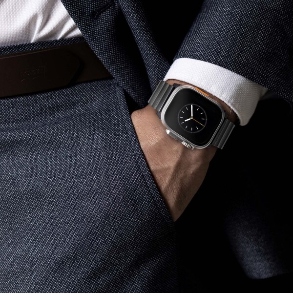 UNIQ-Strova-Mag-ocelovy-reminek-pro-Apple-Watch-49-46-45-44-42mm-cerny