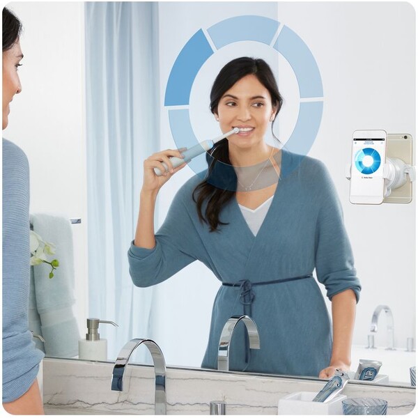 Oral-B-Genius-8900-Cross-Action-chytry-zubni-kartacek-stribrny