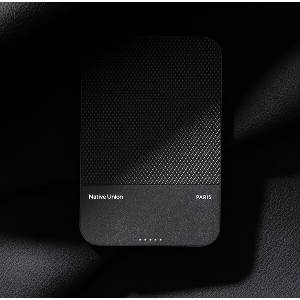 Native-Union-Re-Classic-MagSafe-Qi2-PowerBank-5000mAh-cerna
