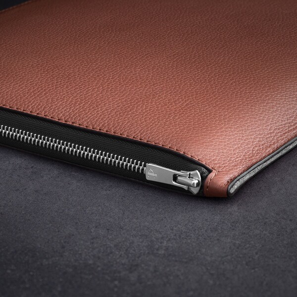 Woolnut-Leather-Folio-kozene-pouzdro-pro-MacBook-Air-13-MacBook-Pro-14-MacBook-Pro-13-hnede