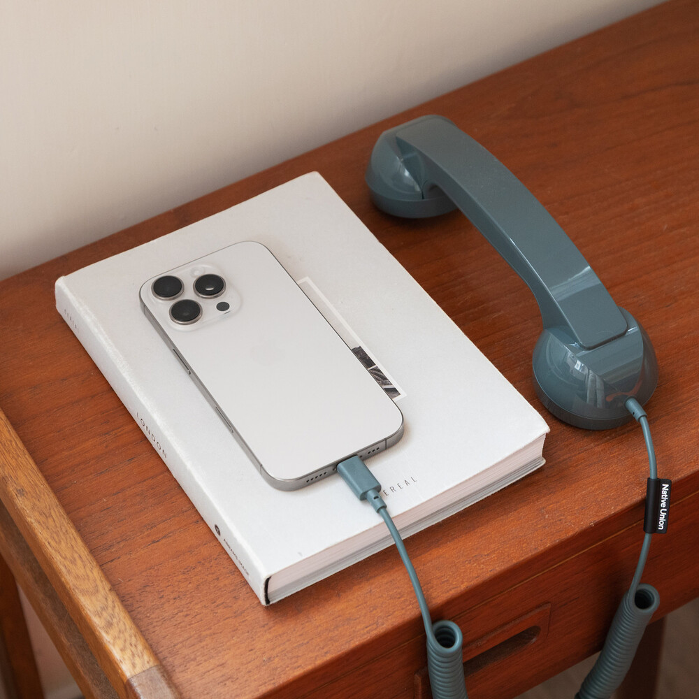 Native-Union-POP-Phone-sluchatko-modrozelene