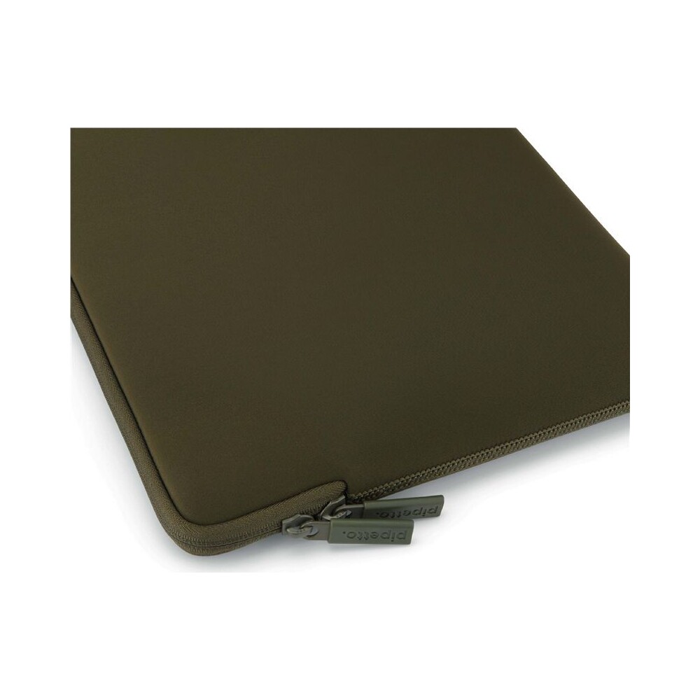 Pipetto-Classic-Fit-Sleeve-pouzdro-pro-MacBook-14-13-tmave-zelene