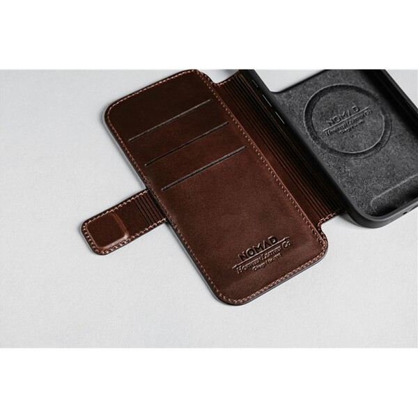 Nomad-Modern-Leather-Folio-Horween-MagSafe-kozene-pouzdro-iPhone-17-Pro-Rustic-Brown