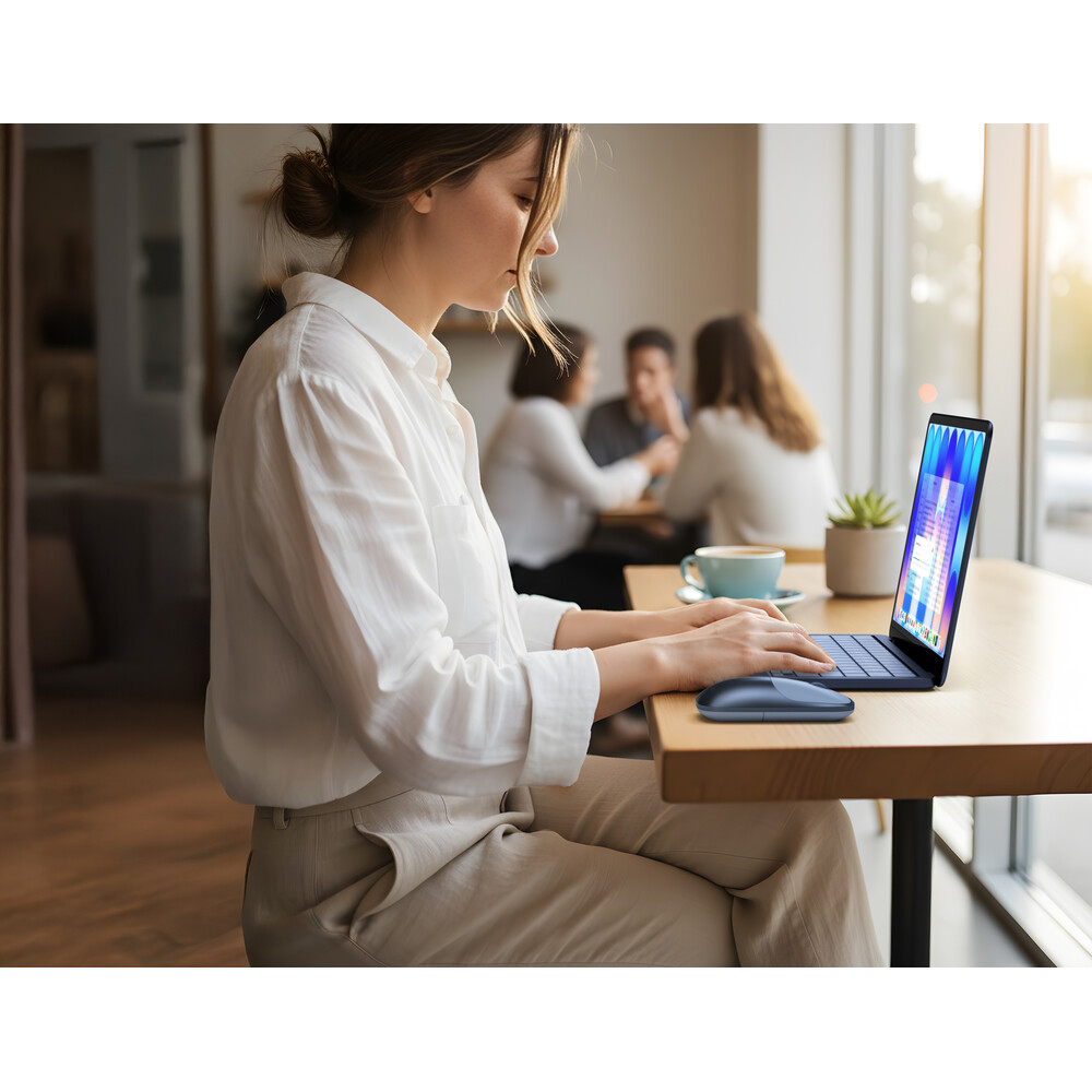 Satechi-Slim-EX-bezdratova-mys-MacBook-Neo-indigove-modra