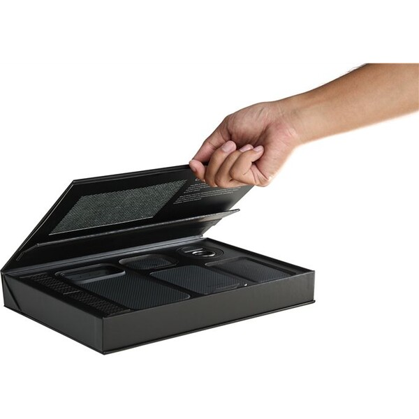 Pitaka-Gift-Box-premiovy-darkovy-balicek-pro-iPhone-17-Pro-Classic-Black-Collection
