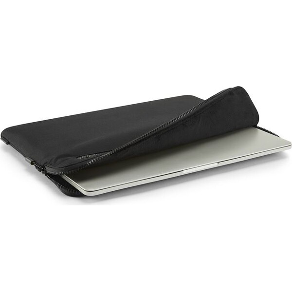 Pipetto-Classic-Organiser-Sleeve-pouzdro-pro-Macbook-15-16-cerny