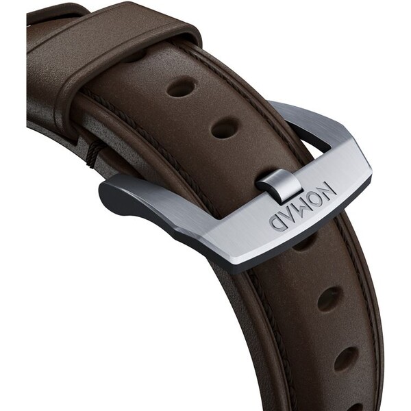 Nomad-Traditional-kozeny-reminek-Apple-Watch-Ultra-49mm-8-7-45mm-6-SE-5-4-hnedy-stribrne-prezky