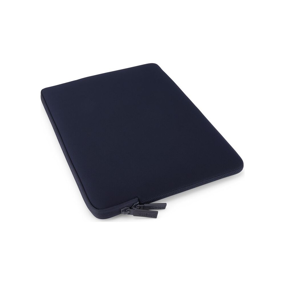 Pipetto-Classic-Fit-Sleeve-V2-pouzdro-pro-MacBook-14-13-tmave-modre
