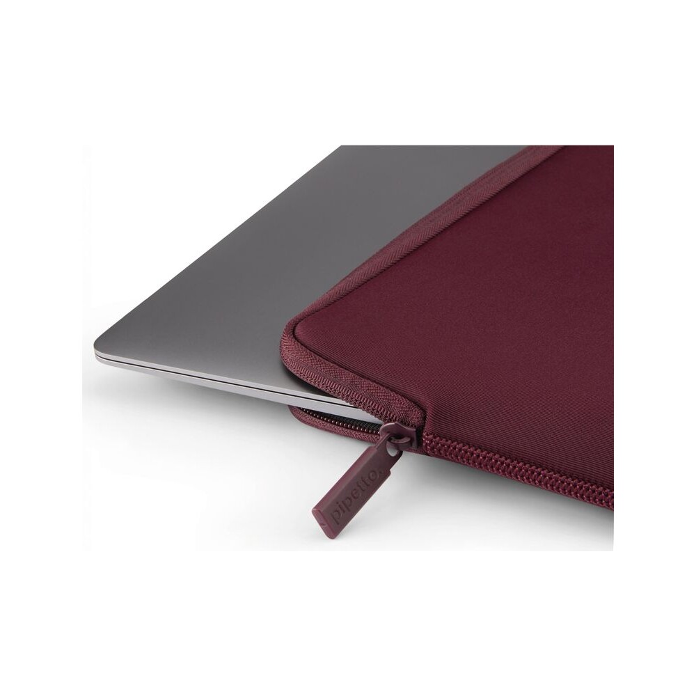 Pipetto-Classic-Fit-Sleeve-pouzdro-pro-MacBook-14-13-burgundy