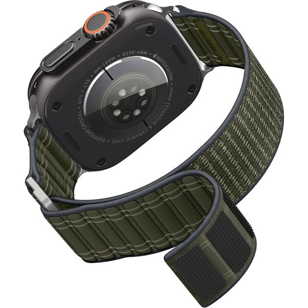 Spigen-Fabric-Band-reminek-hook-and-loop-Apple-Watch-49-46-45-44mm-zeleny