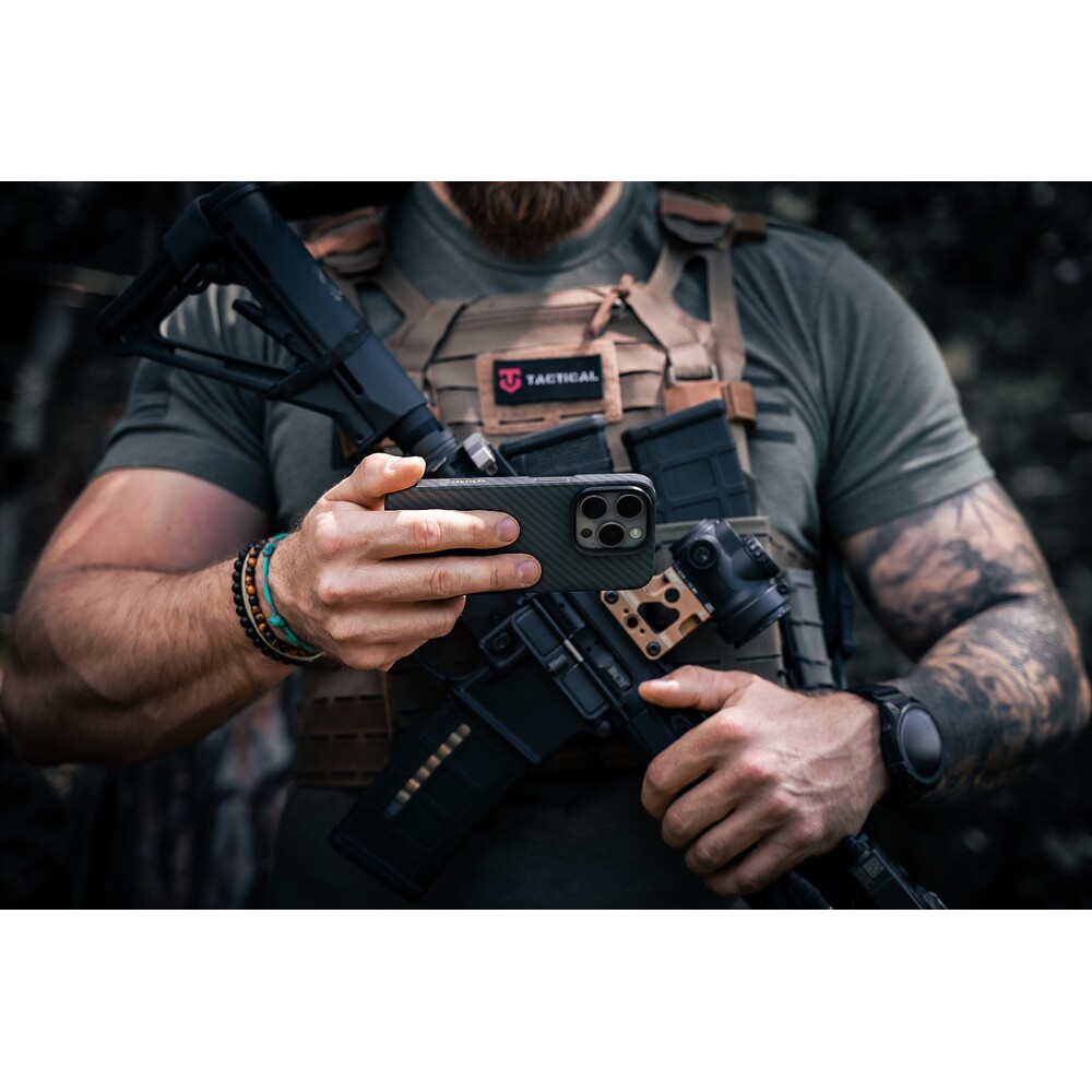 Tactical-MagForce-Aramid-Kryt-pro-Apple-iPhone-16-cerny