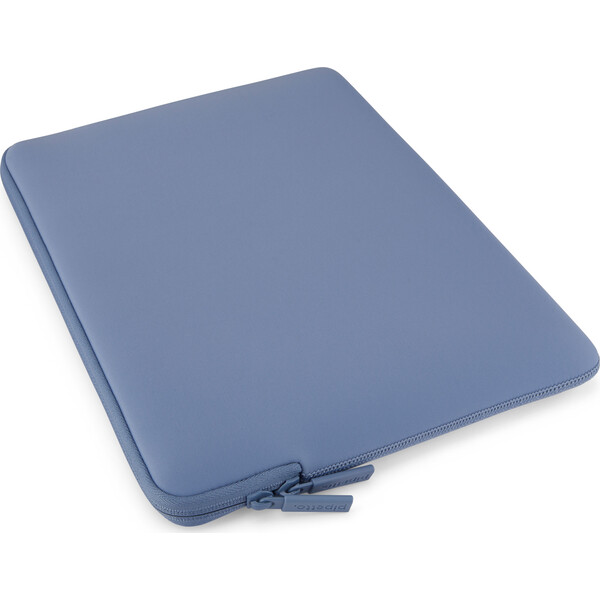 Pipetto-Classic-Fit-Sleeve-pouzdro-pro-MacBook-Neo-13-fialove
