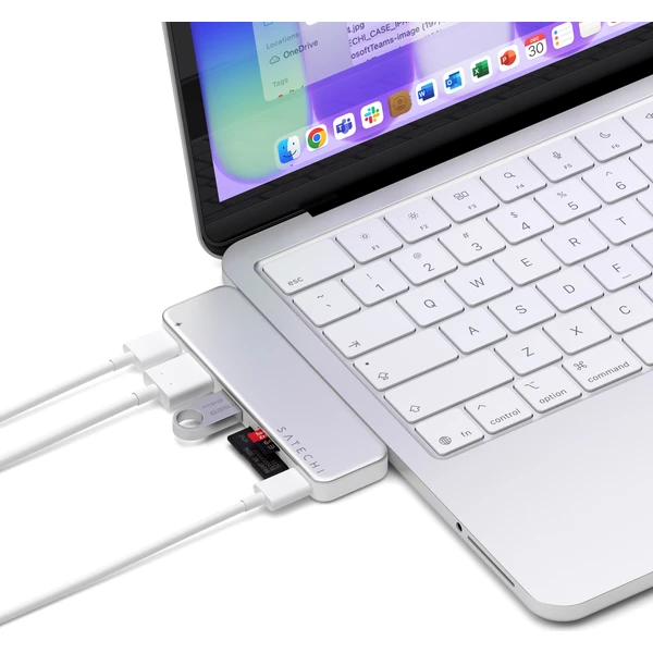 Satechi-USB-C-Snap-Hub-MacBook-Neo-stribrny