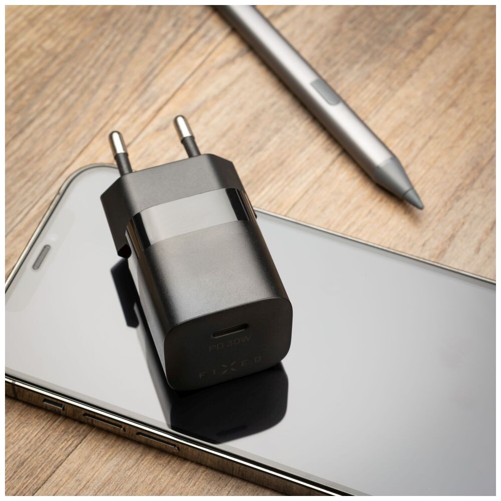 FIXED-Mini-nabijecka-s-USB-C-vystupem-a-kabelem-USB-C-1-metr-PD-30W-cerna
