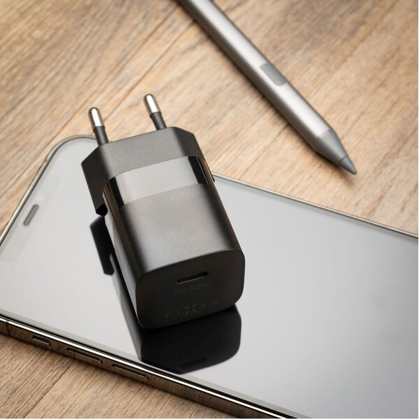 FIXED-Mini-nabijecka-s-USB-C-vystupem-a-kabelem-USB-C-1-metr-PD-30W-cerna