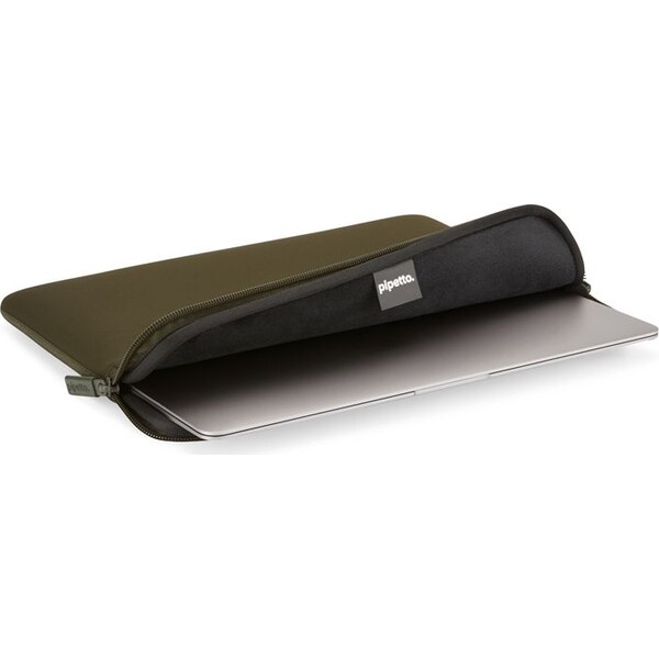 Pipetto-Classic-Fit-Sleeve-pouzdro-pro-MacBook-14-13-tmave-zelene