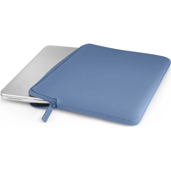 Pipetto-Classic-Fit-Sleeve-pouzdro-pro-MacBook-Neo-13-fialove