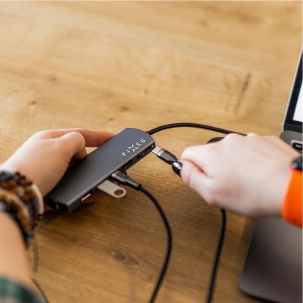 FIXED-USB-C-USB-C-napajeci-kabel-100W-0-5m-cerny