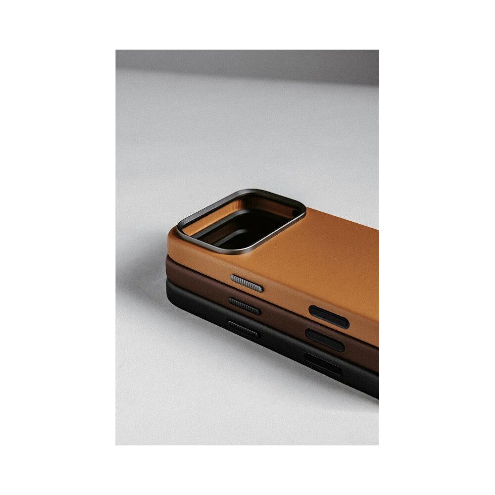 Nomad-Traditional-Leather-Case-MagSafe-kozeny-kryt-iPhone-17-Pro-Max-Brown