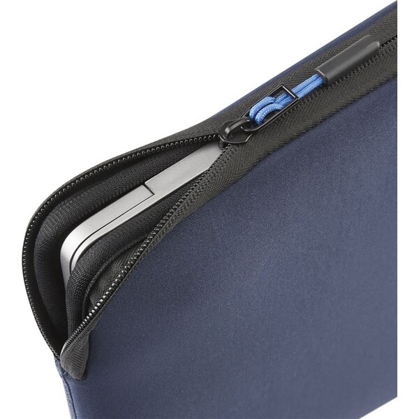 Pipetto-Classic-Fit-Sleeve-pouzdro-pro-MacBook-14-13-modre