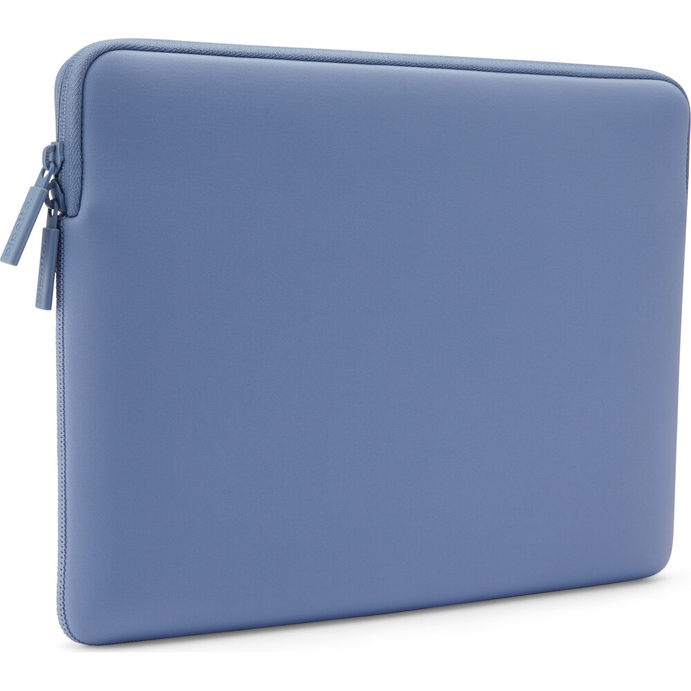 Pipetto-Classic-Fit-Sleeve-pouzdro-pro-MacBook-Neo-13-fialove