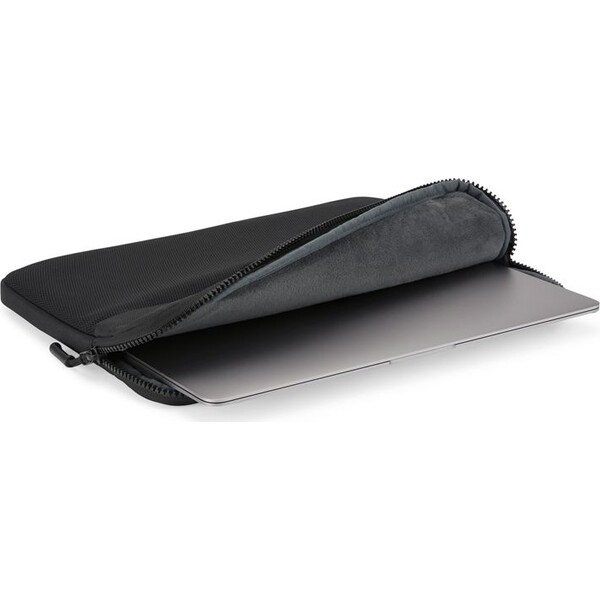 Pipetto-Expand-Sleeve-pouzdro-MacBook-Pro-14-MacBook-Air-13-6-cerne
