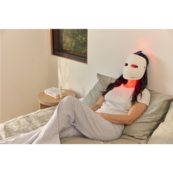 Therabody-TheraFace-Mask-Glo-LED-pletova-maska