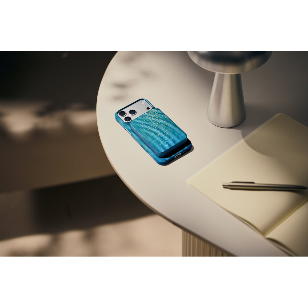 Pitaka-Powerbanka-15W-10000mAh-Qi2-MagSafe-Lucid-Blue