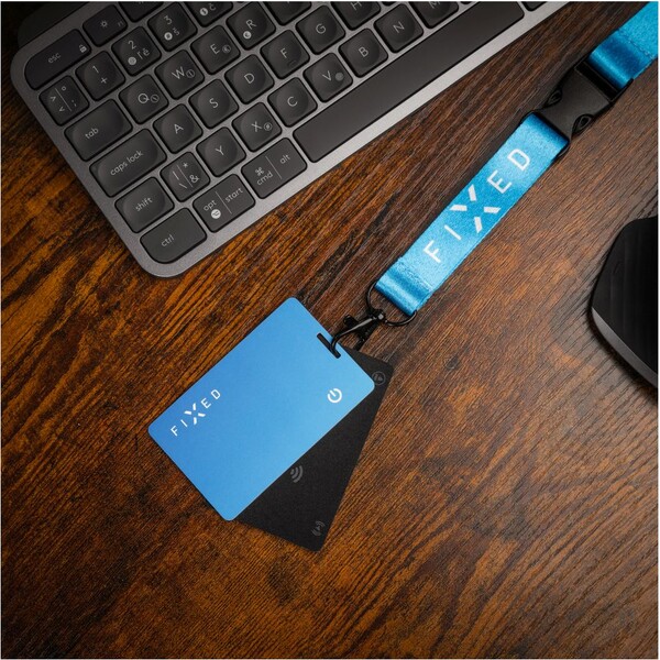 FIXED-Tag-Card-2-smart-tracker-s-Find-My-a-bezdratovym-nabijenim-modry