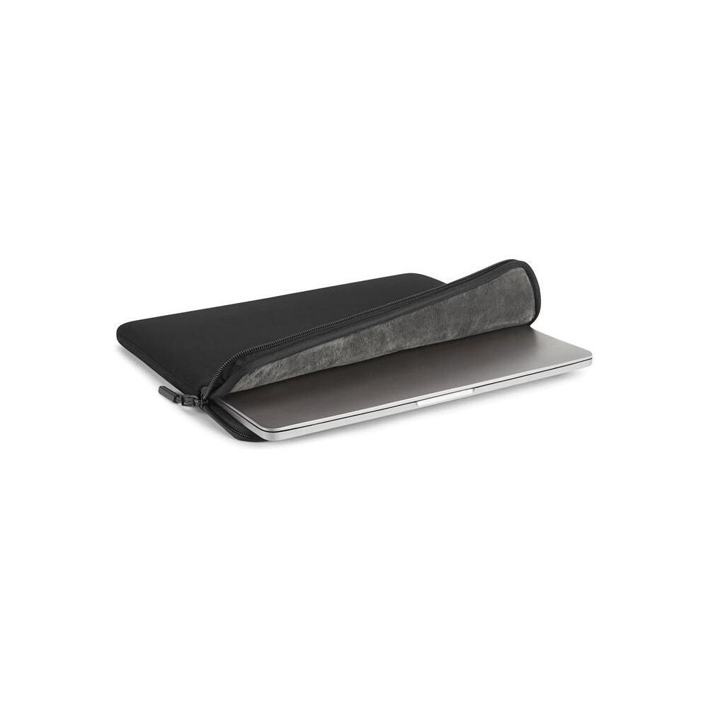 Pipetto-Classic-Fit-Sleeve-pouzdro-pro-Macbook-Air-15-cerne