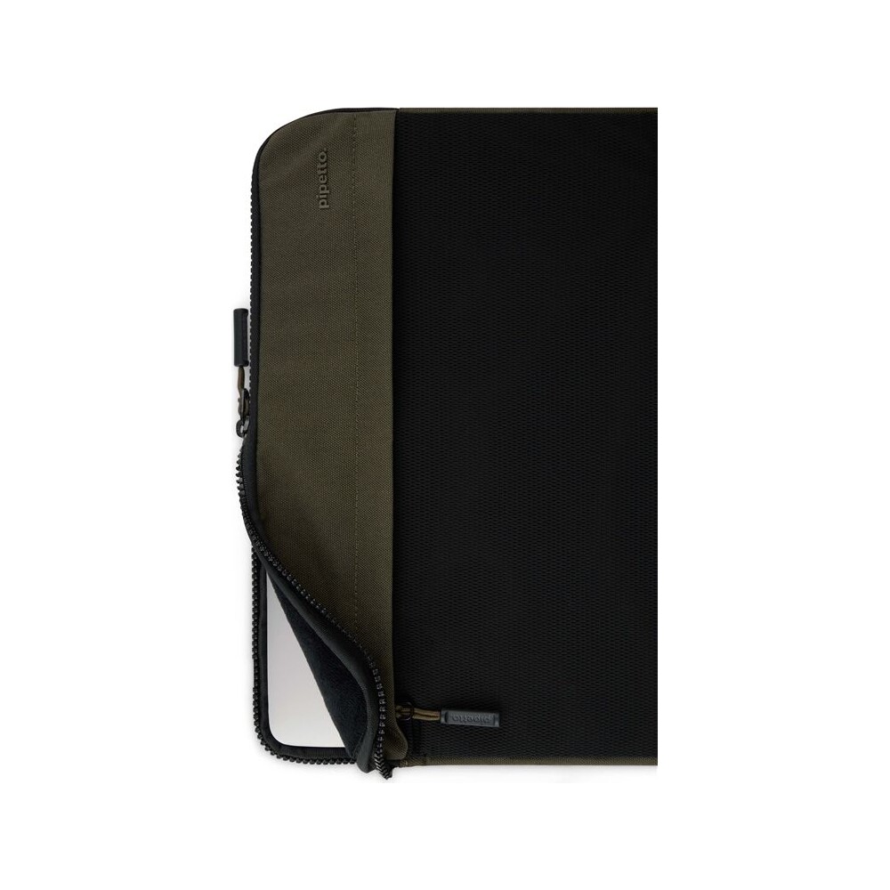 Pipetto-Expand-Sleeve-pouzdro-MacBook-Pro-14-MacBook-Air-13-6-tmave-zelene