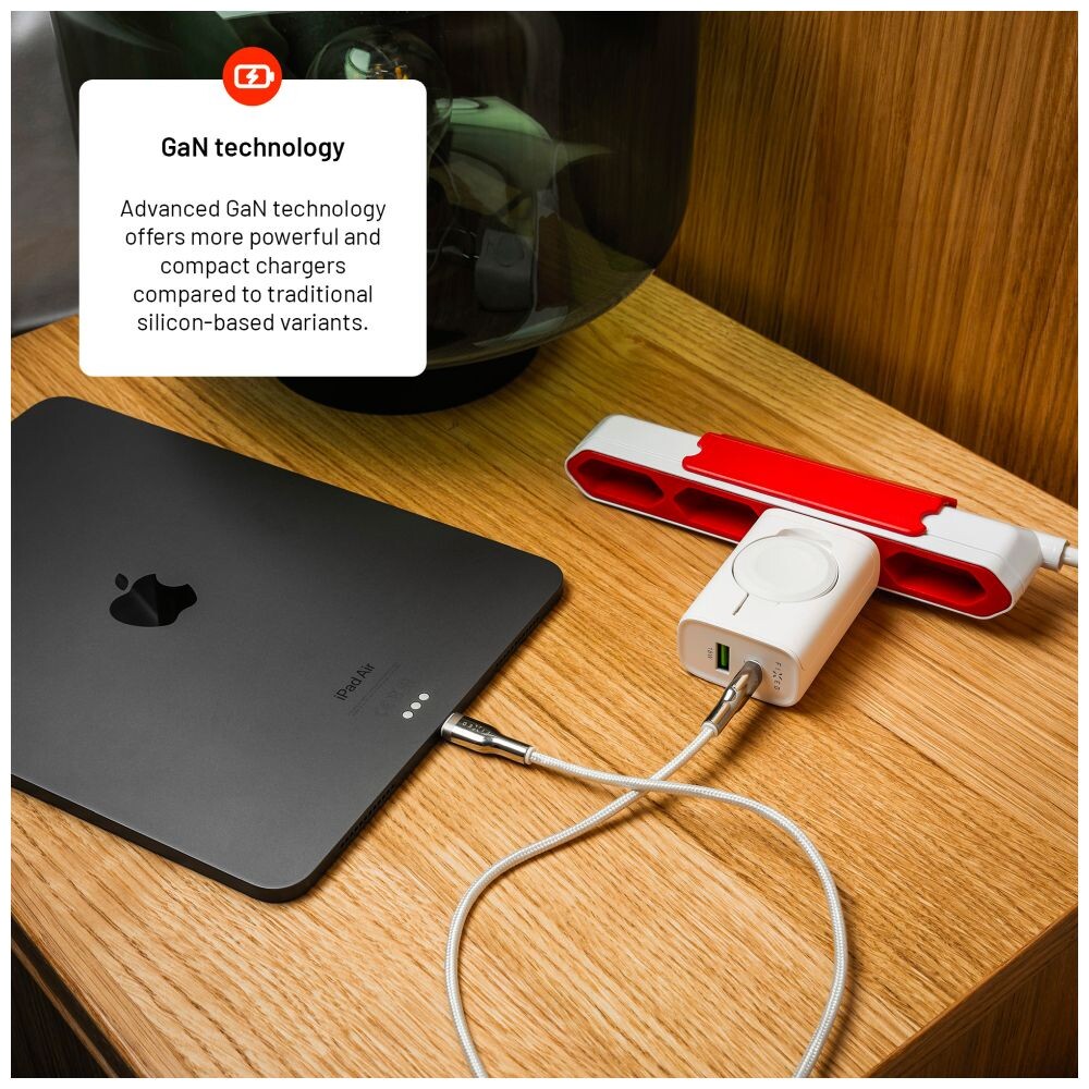 FIXED-Power-Socket-GaN-nabijecka-USB-A-USB-C-a-nabijeckou-pro-Apple-Watch-bila