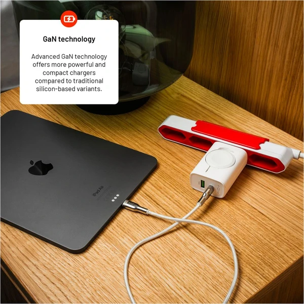 FIXED-Power-Socket-GaN-nabijecka-USB-A-USB-C-a-nabijeckou-pro-Apple-Watch-bila