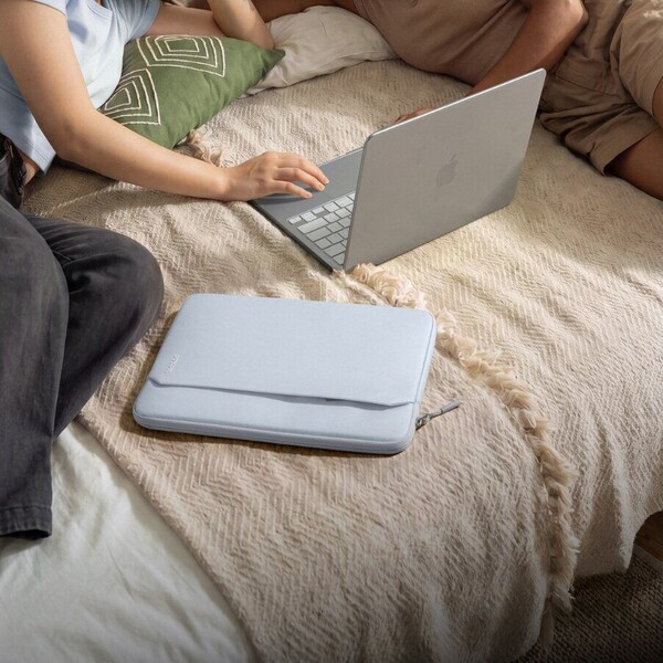 tomtoc-Light-A18-sleeve-pouzdro-13-MacBook-Neo-svetle-modre