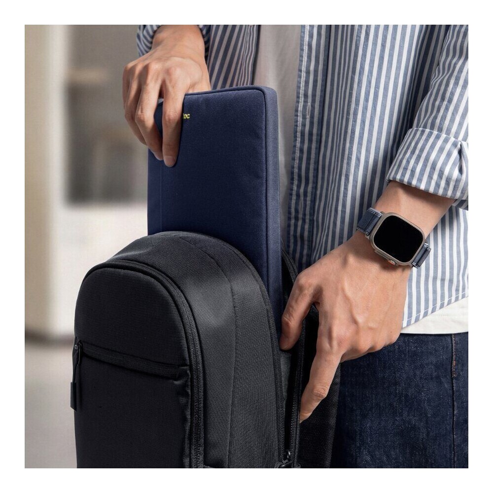 tomtoc-Light-A18-sleeve-pouzdro-13-MacBook-Neo-tmave-modre