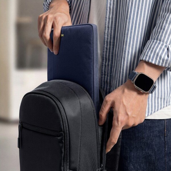 tomtoc-Light-A18-sleeve-pouzdro-13-MacBook-Neo-tmave-modre